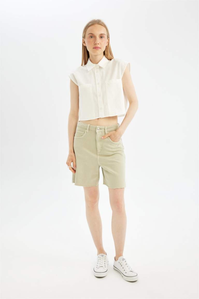 Regular Fit Gabardine Normal Waist Short Leg Shorts