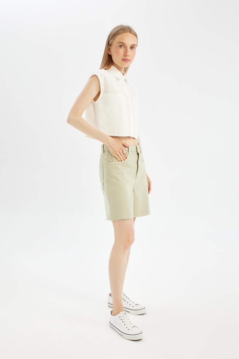 Regular Fit Gabardine Normal Waist Short Leg Shorts