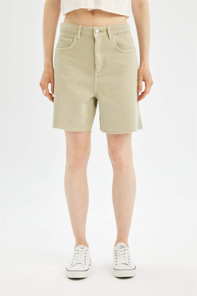 Regular Fit Gabardine Normal Waist Short Leg Shorts