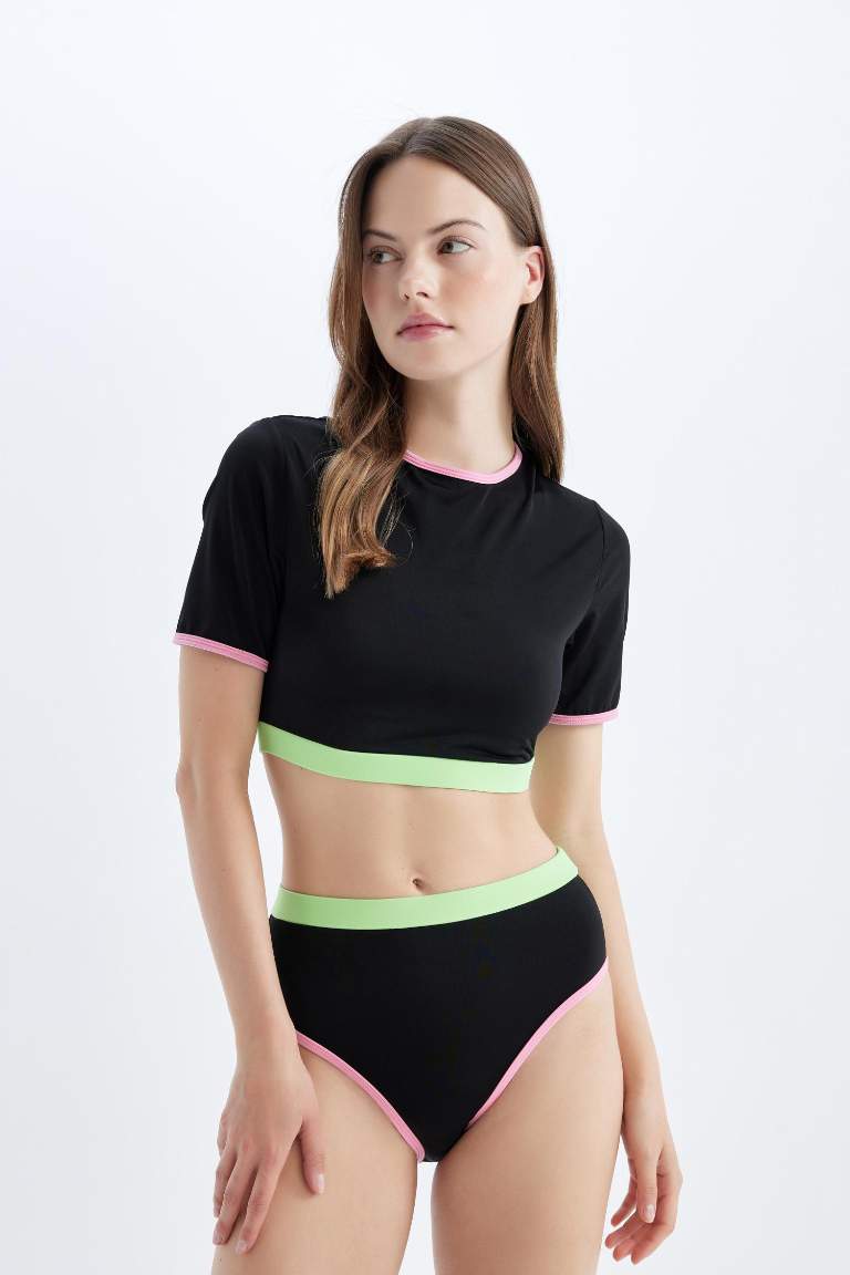 Regular Fit Kısa Kollu Sörf Bikini Üstü-Fall in Love