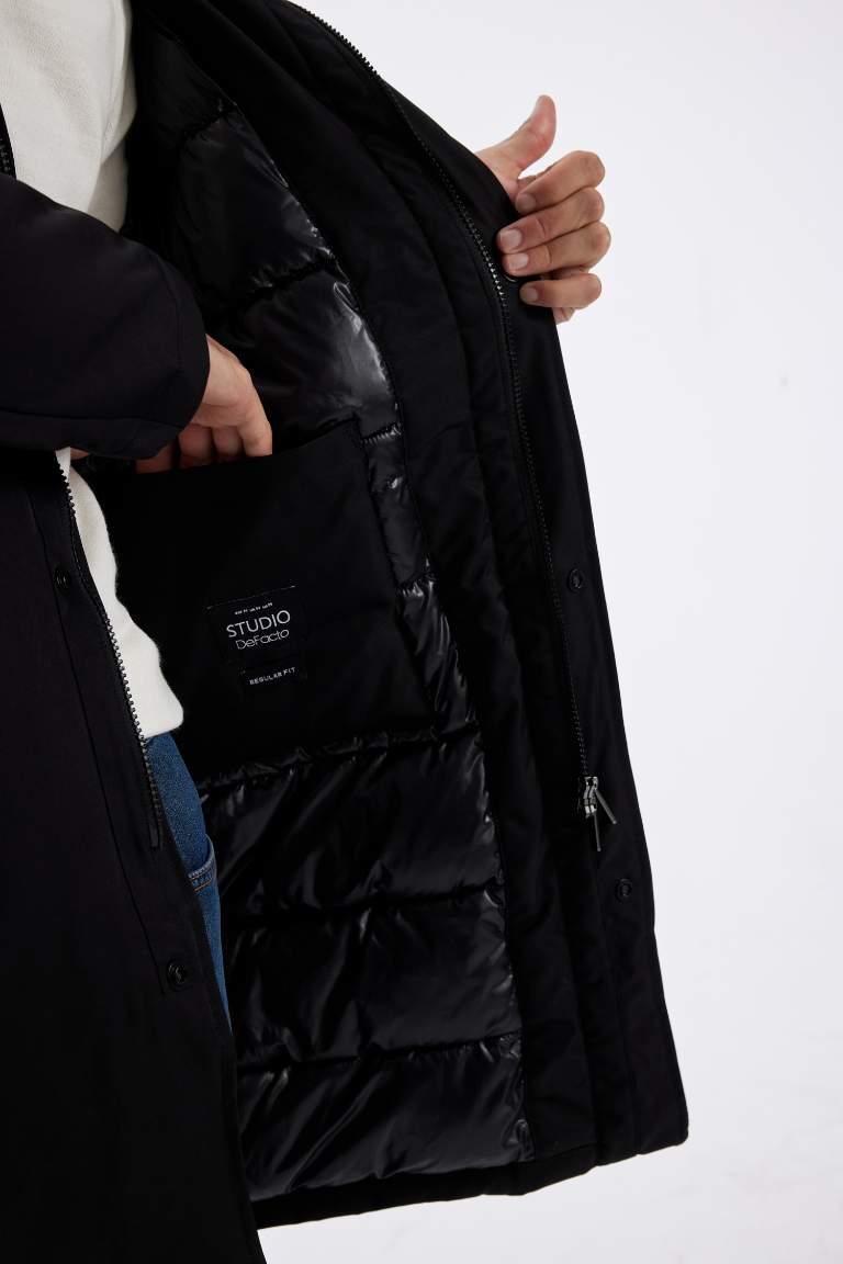 Su İtici Regular Fit Normal Kesim Kapuşonlu Cepli Astarlı Uzun Şişme Mont