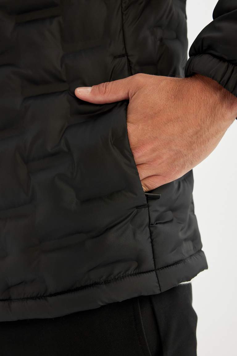 Black Waterproof Slim Fit Zippered Quilted Puffer Jacket