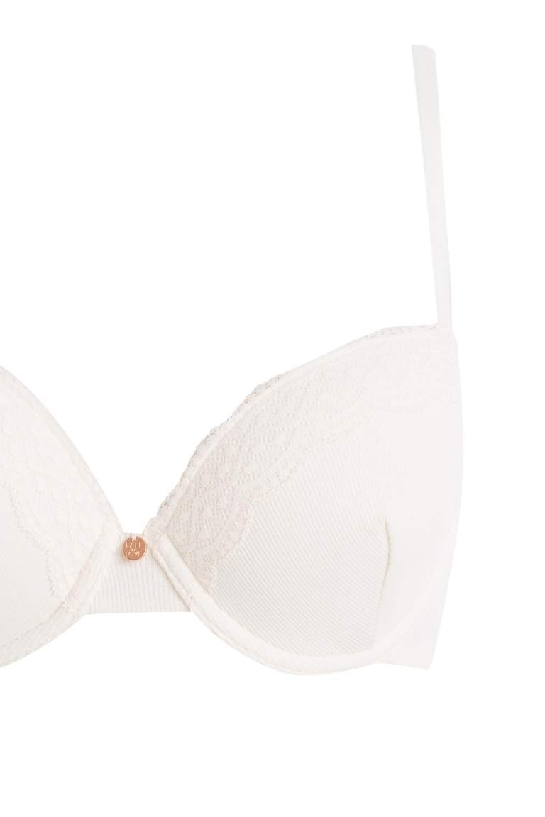 Fall in Love Lace Detailed Basic Bra