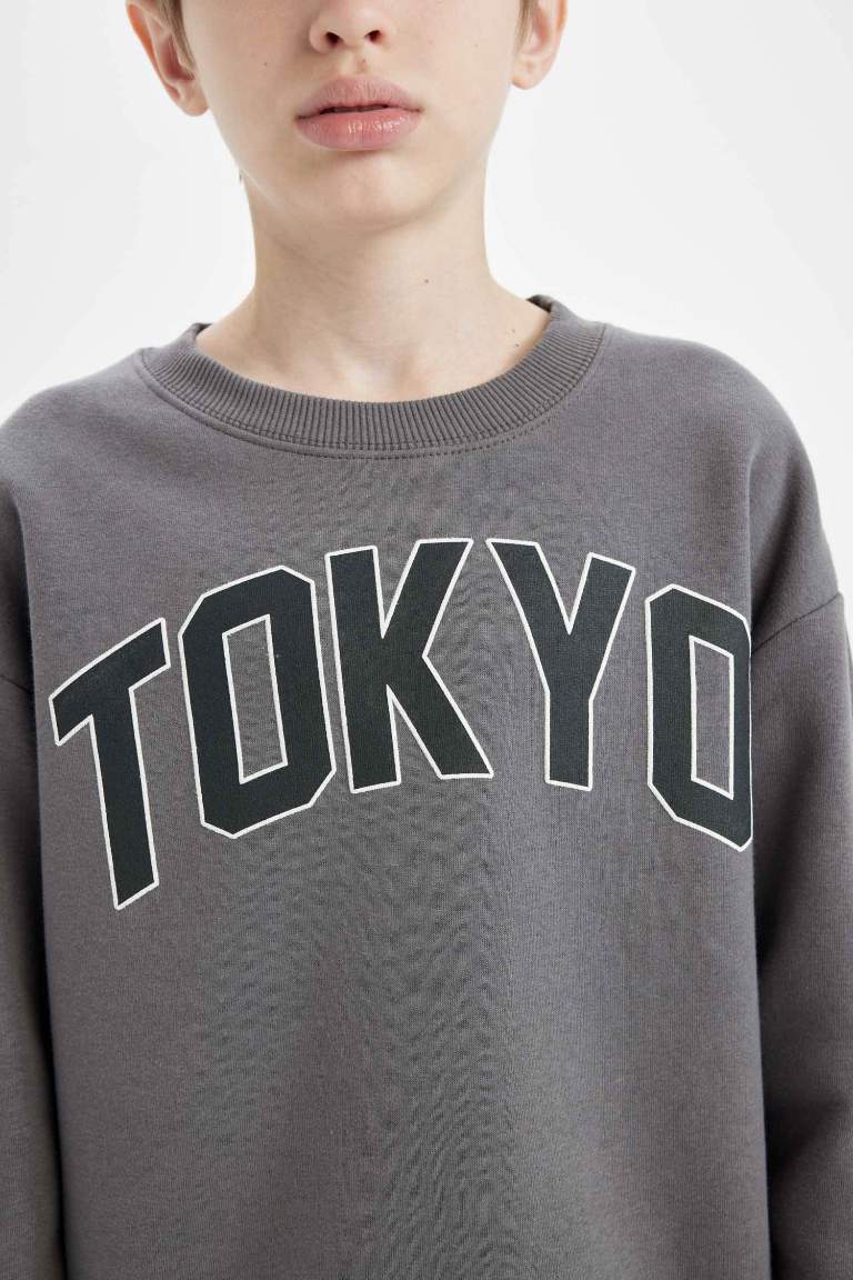 Boy Oversize Fit Crew Neck Thick Sweatshirt