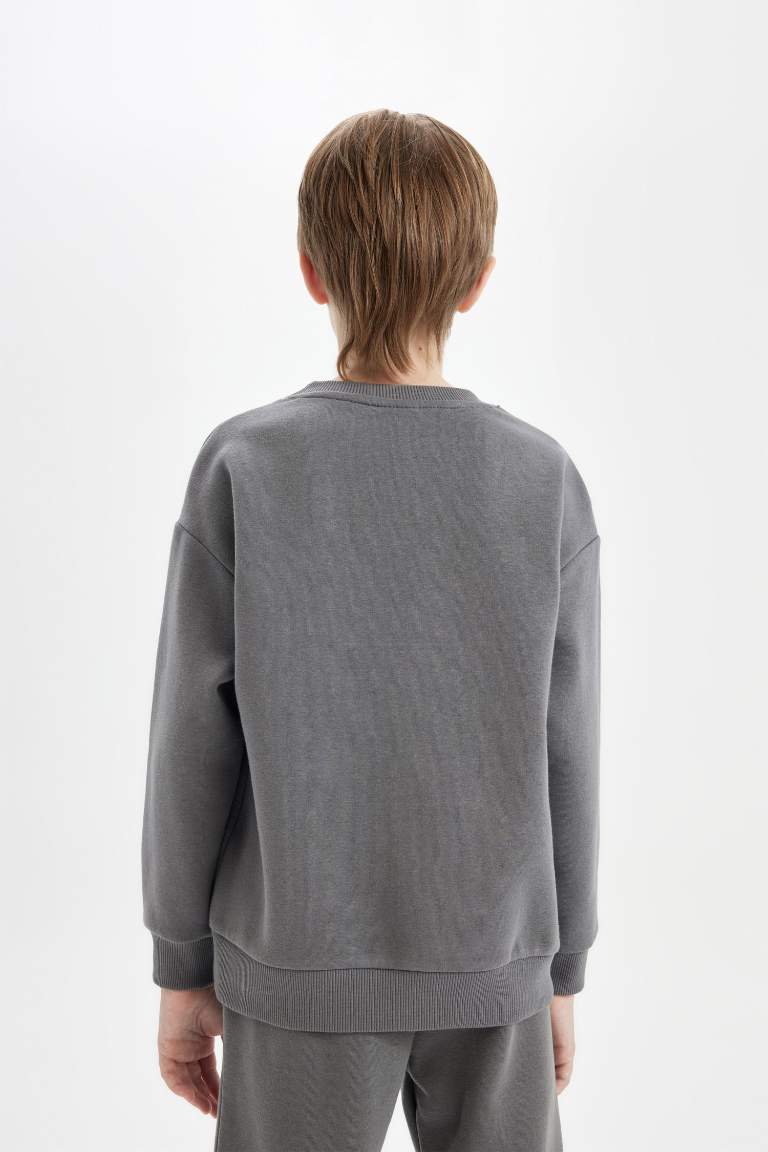 Boy Oversize Fit Crew Neck Thick Sweatshirt