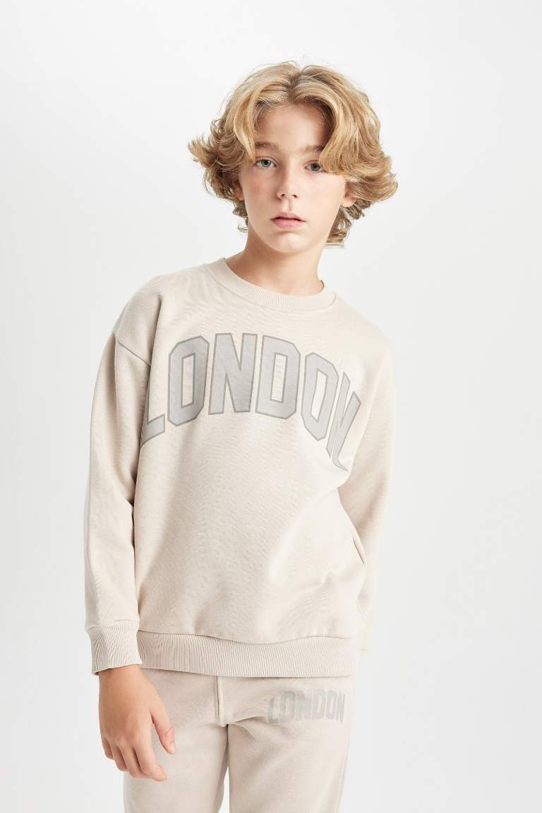 Boy Oversize Fit Crew Neck Thick Sweatshirt