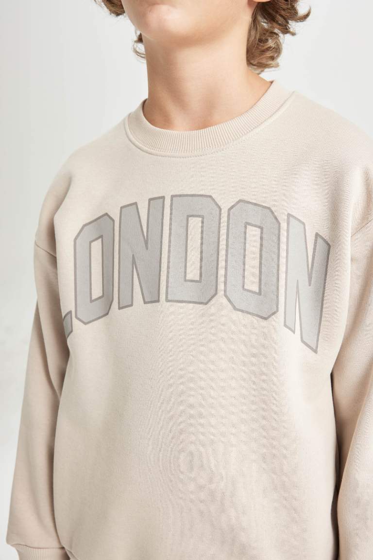 Boy Oversize Fit Crew Neck Thick Sweatshirt