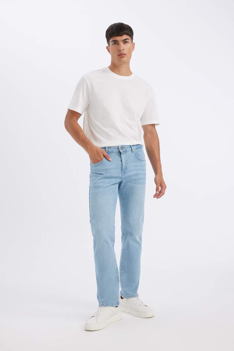 Sergio Regular Fit Normal Mold Normal Waist Pipe Leg Jeans