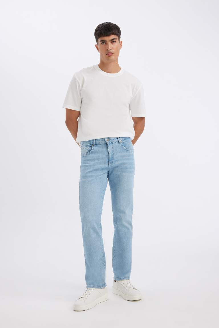 Sergio Regular Fit Normal Mold Normal Waist Pipe Leg Jeans