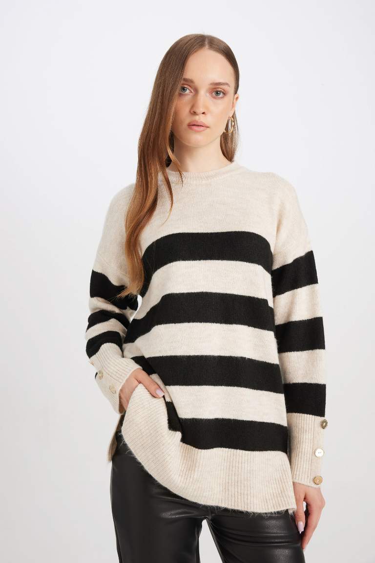 Regular Fit Crew Neck Buttoned Striped Knitted Pullover