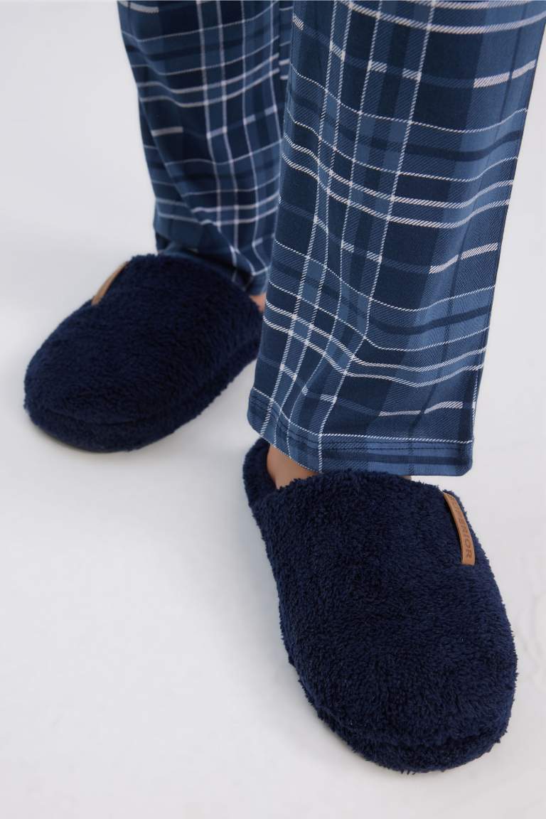 Man Flat Sole Plush Home Slippers