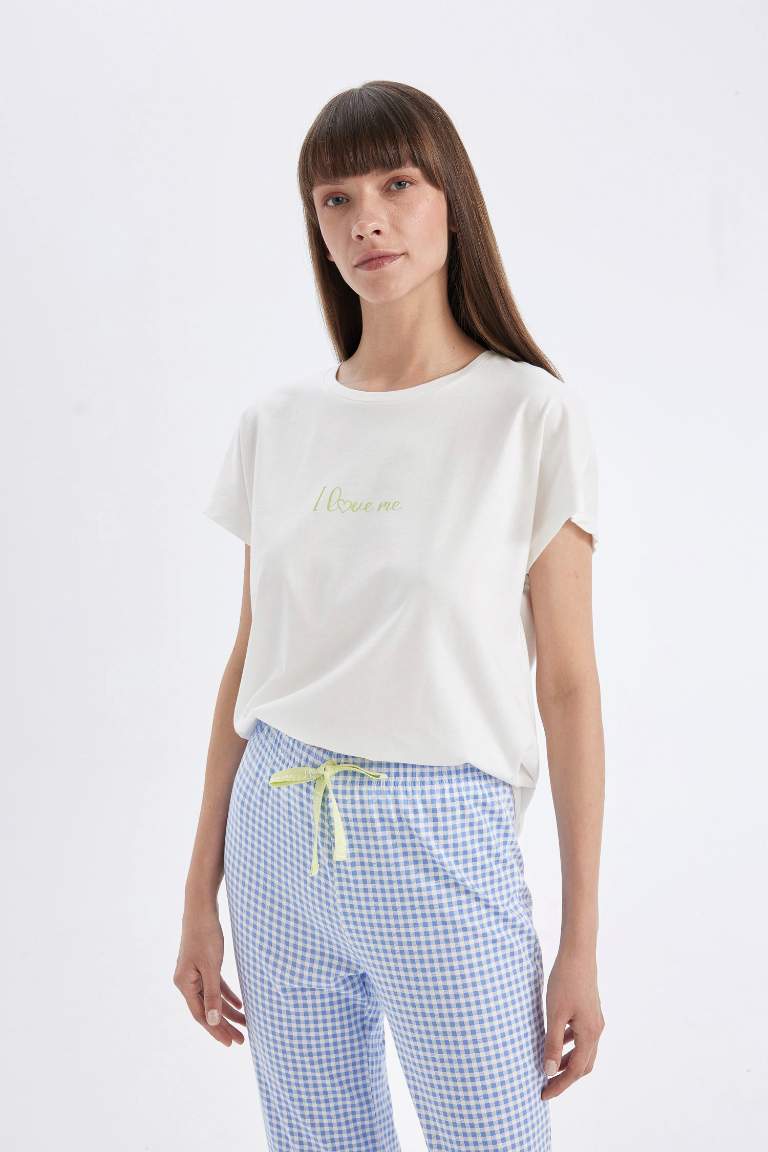 Fall in Love Pijama Takımı Regular Fit Bisiklet Yaka Baskılı Kısa Kollu Üst Desenli Beli Lastikli Alt