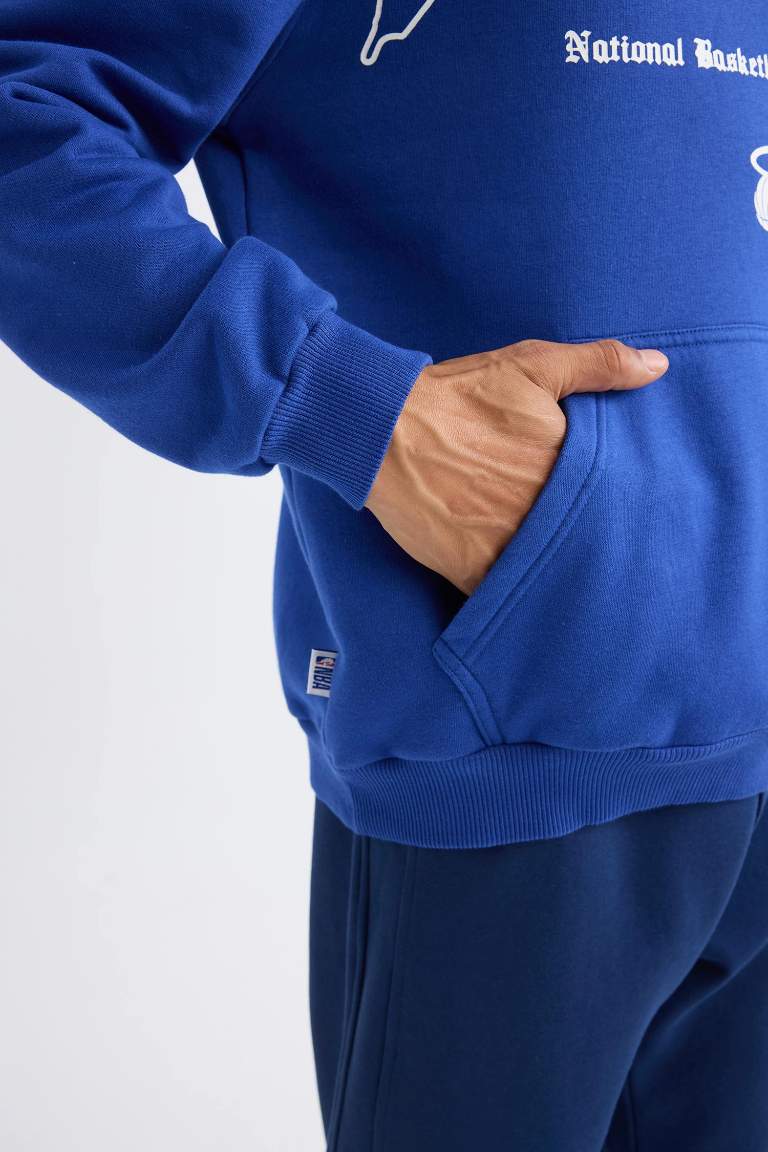 DeFactoFit NBA Miami Heat Boxy Fit Kapüşonlu Kanguru Cepli Kalın Sweatshirt