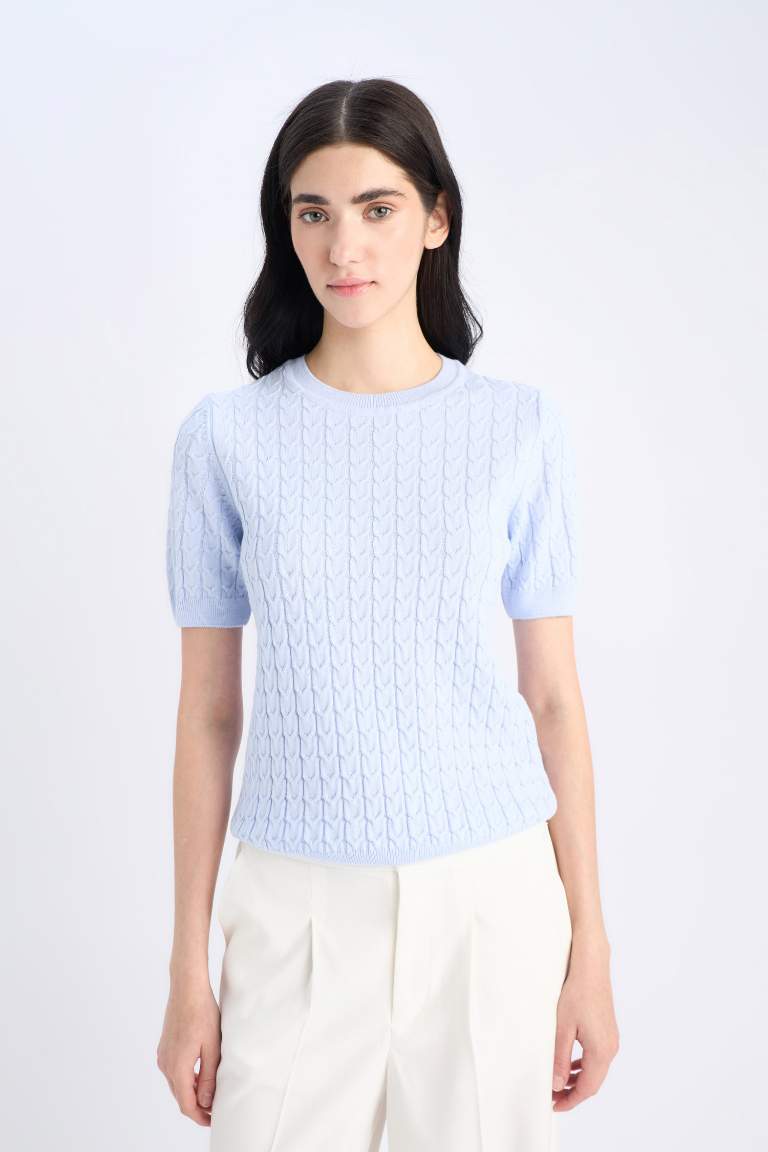 Pull en tricot à col rond et manches courtes Coupe régulière