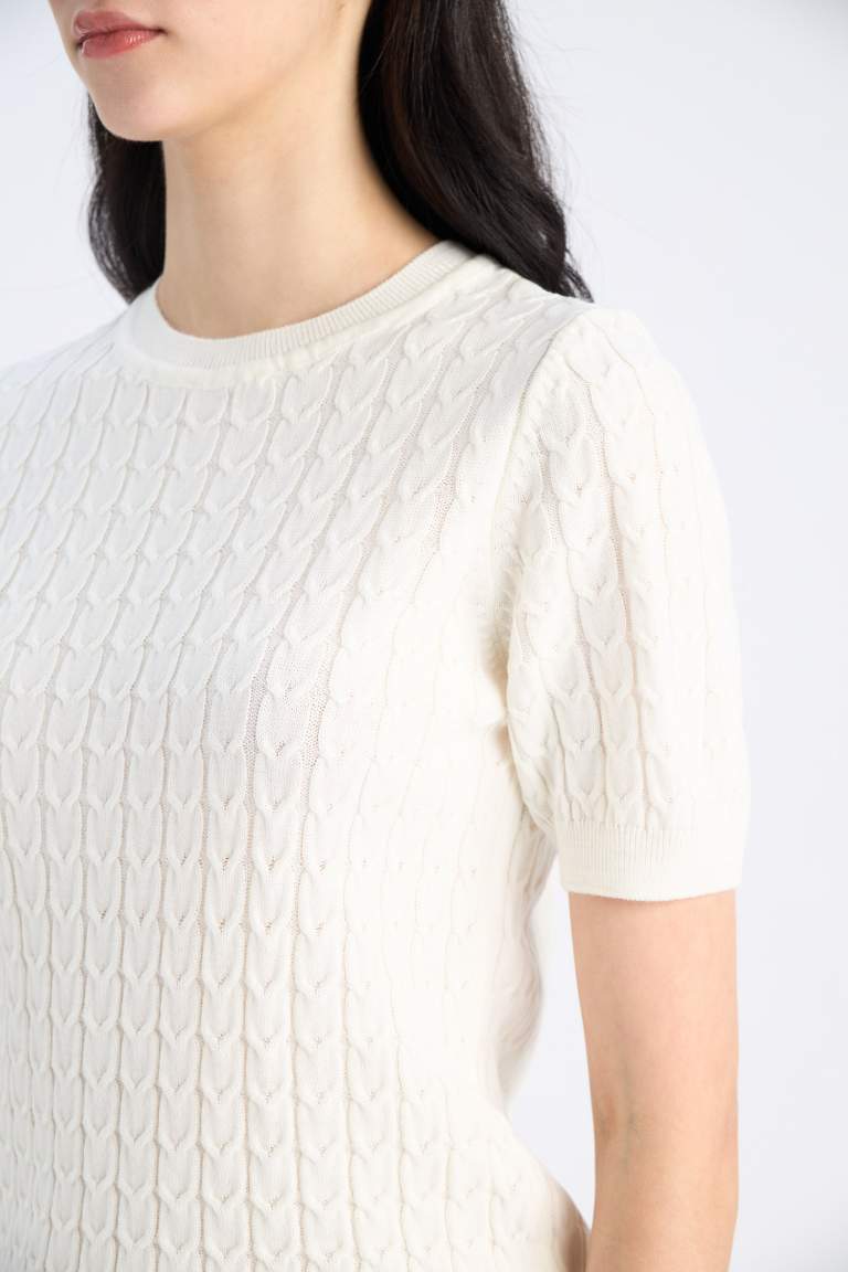 Pull en maille à col rond et manches courtes Coupe régulière