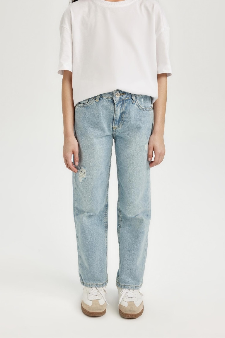 بنطلون جينز بناتي قصة مستقيمة وتفاصيل ممزقة