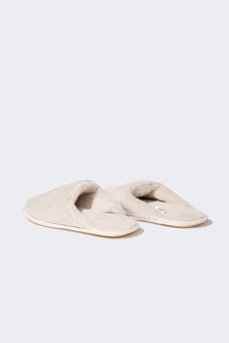 Woman Flat Sole Slip On Plush Home Slippers