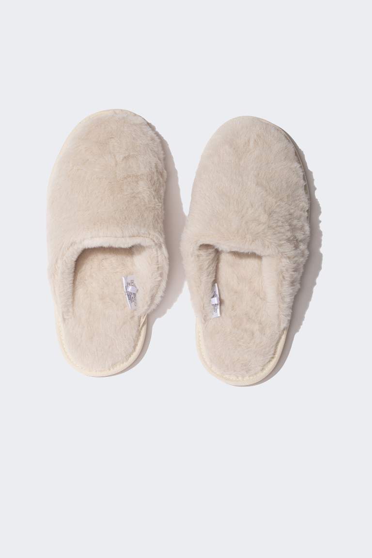 Woman Flat Sole Slip On Plush Home Slippers