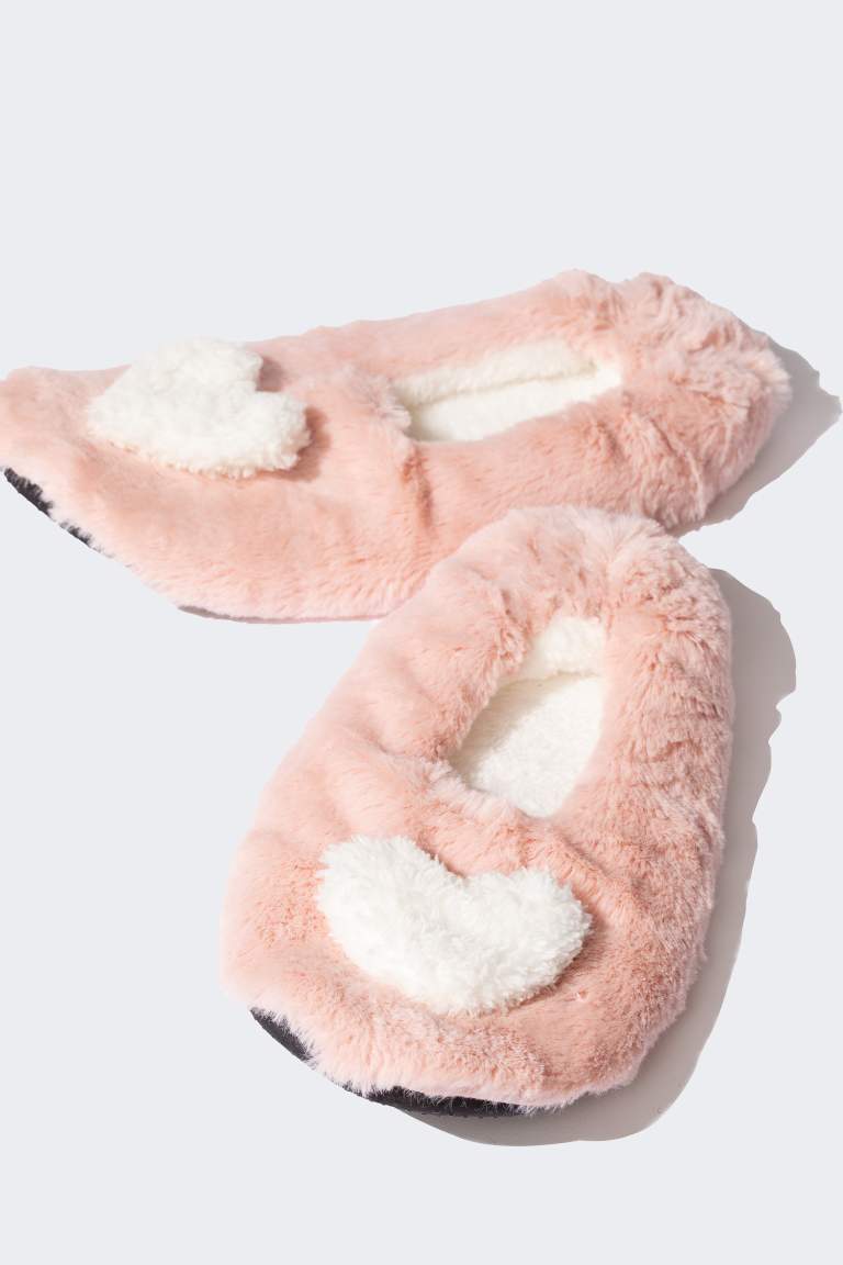 Woman Heart Detailed Plush Home Slippers