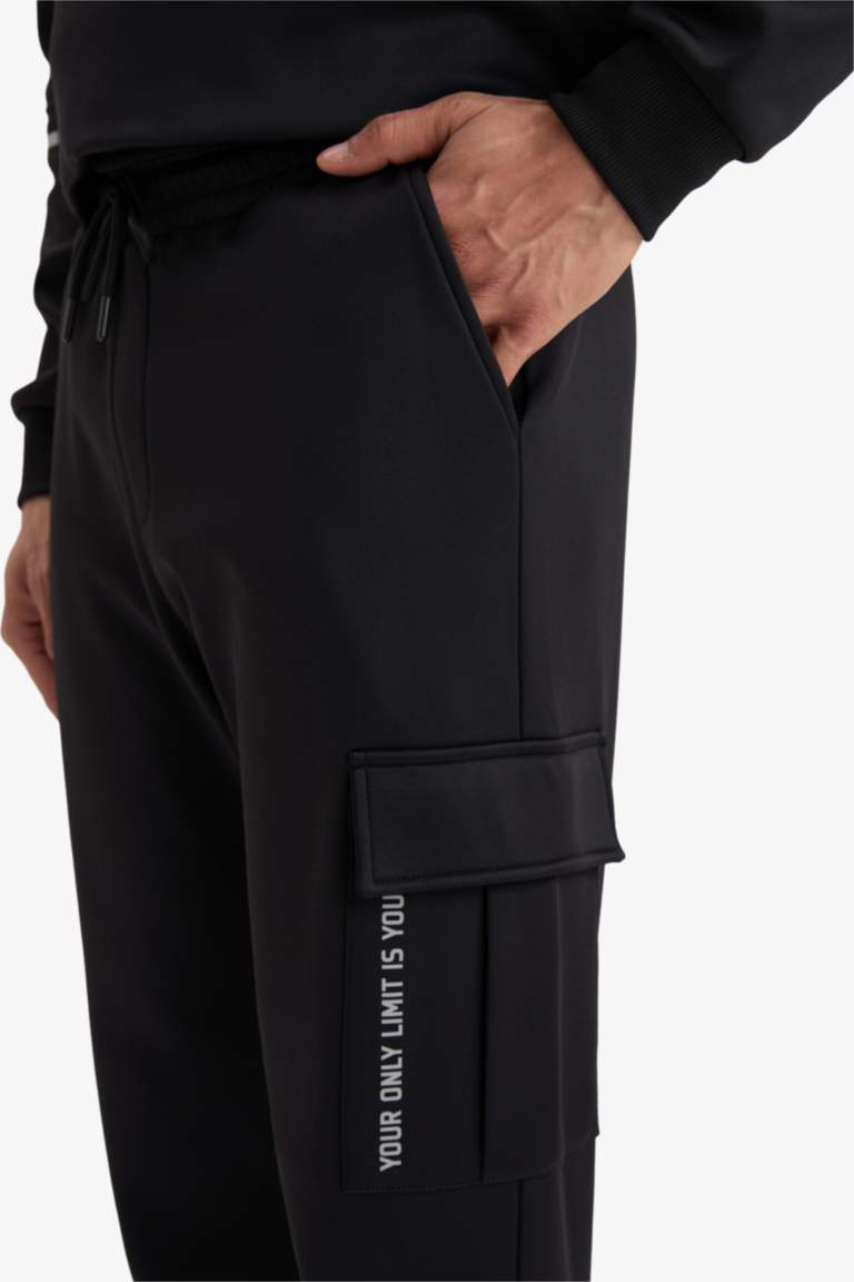 DeFactoFit Standart Fit Üç Cepli Sporcu Jogger Eşofman Altı
