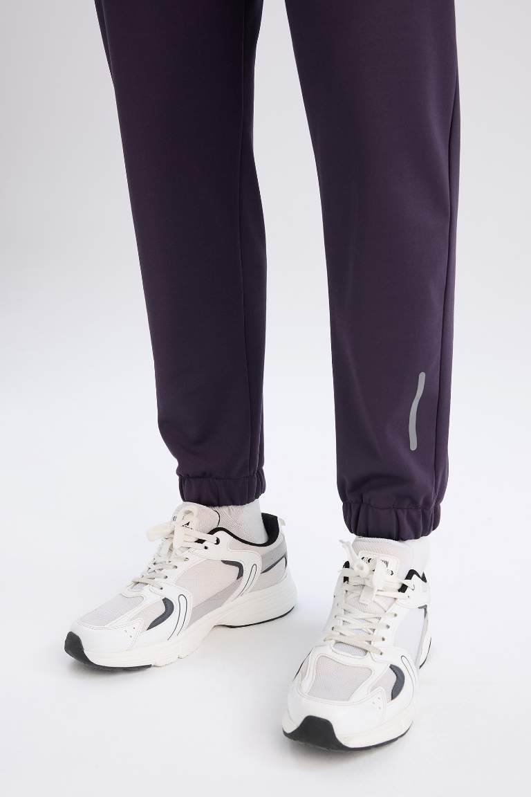 Standard Fit Jogger