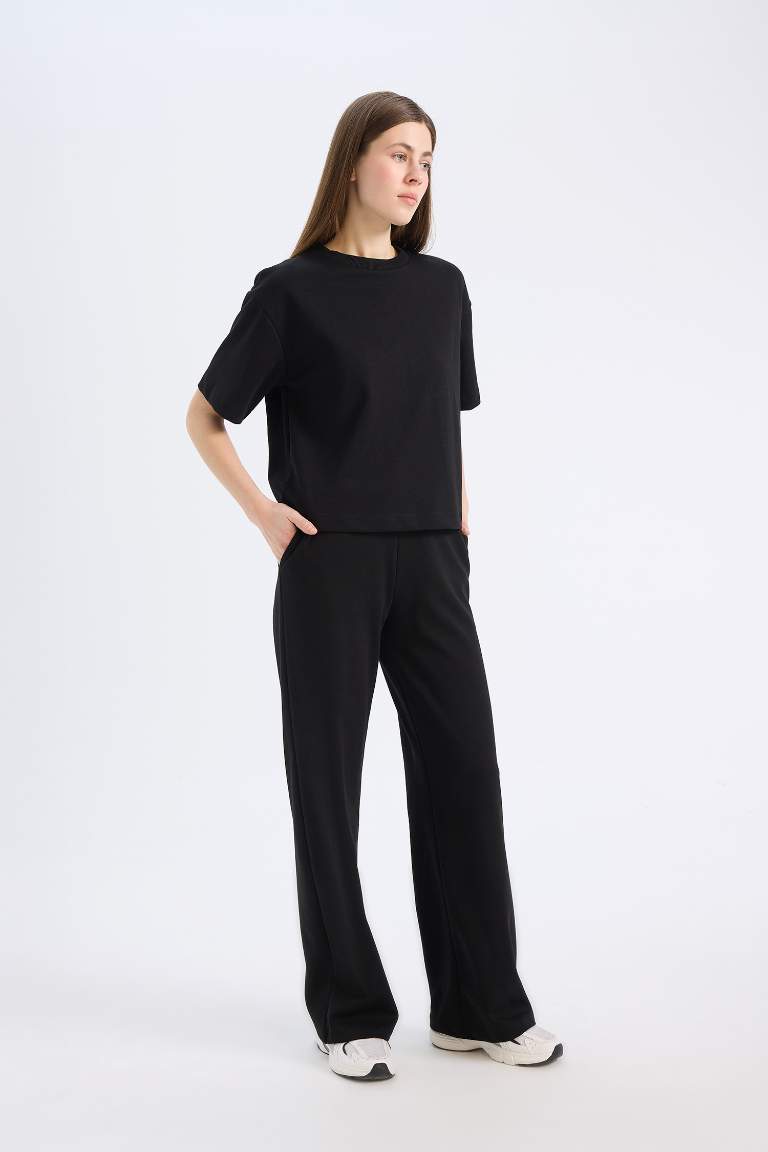 Straight Fit With Pockets Basic Trousers