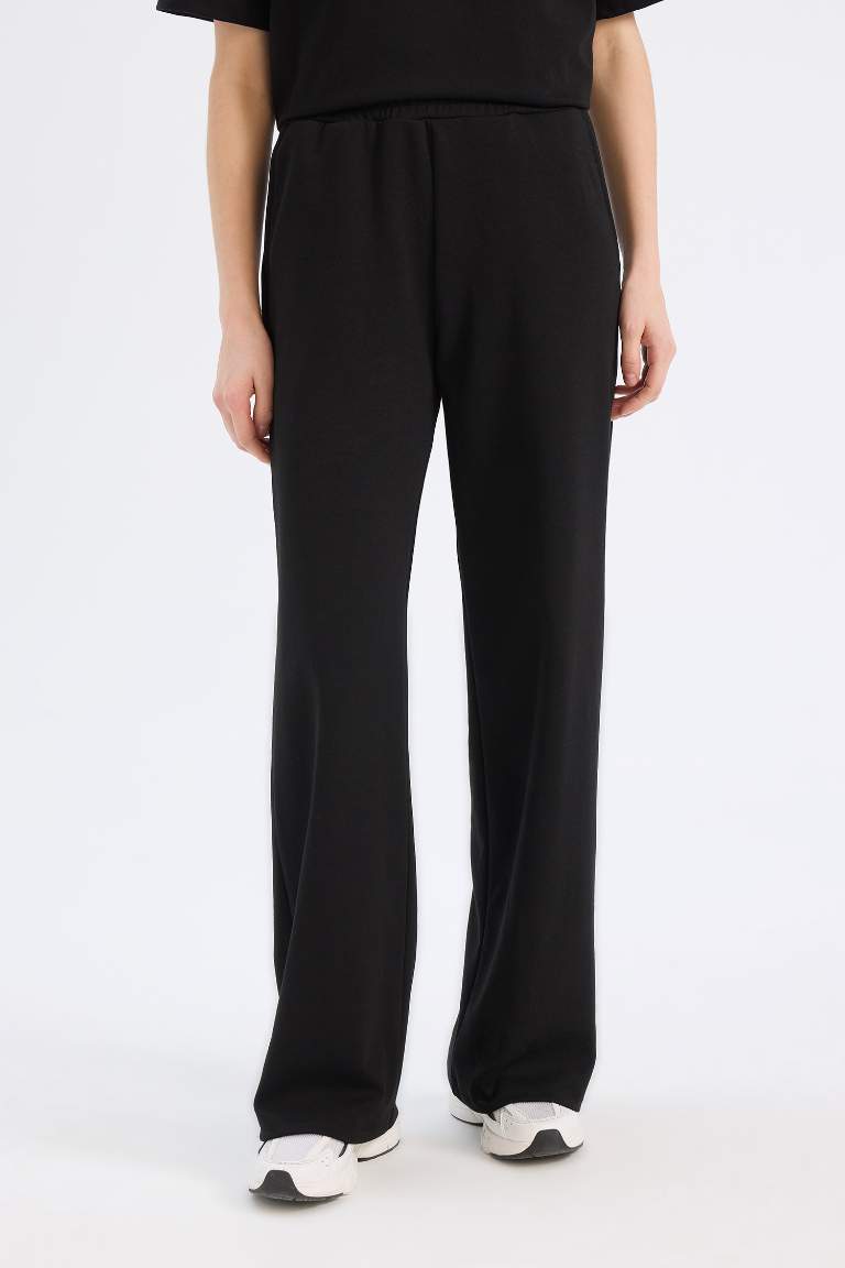 Straight Fit With Pockets Basic Trousers