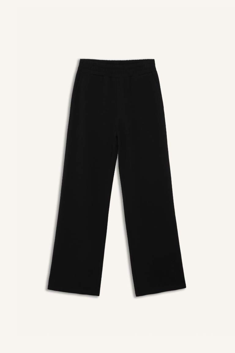 Straight Fit With Pockets Basic Trousers