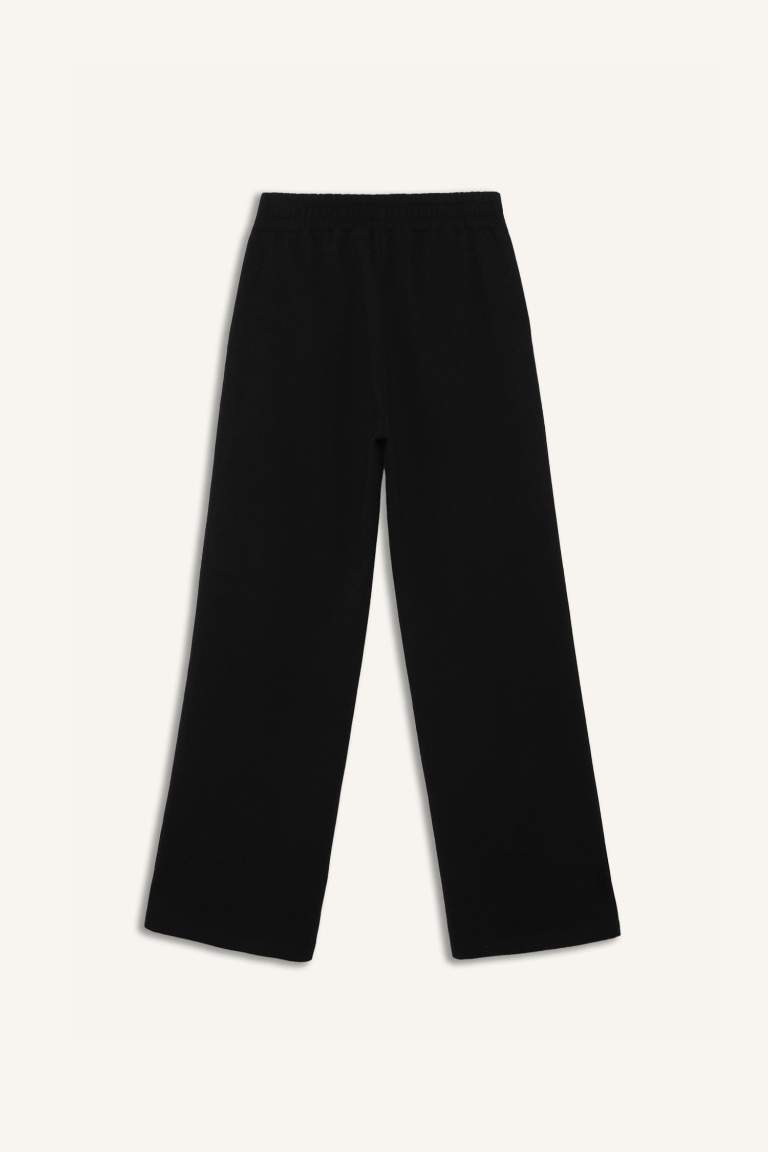 Straight Fit With Pockets Basic Trousers