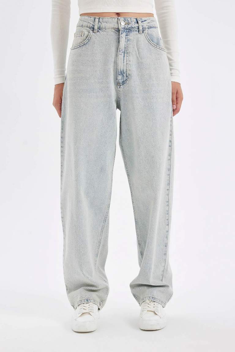 Pantalon Jean Baggy Ample Coupe Ballon Taille Haute et Longueur Cheville