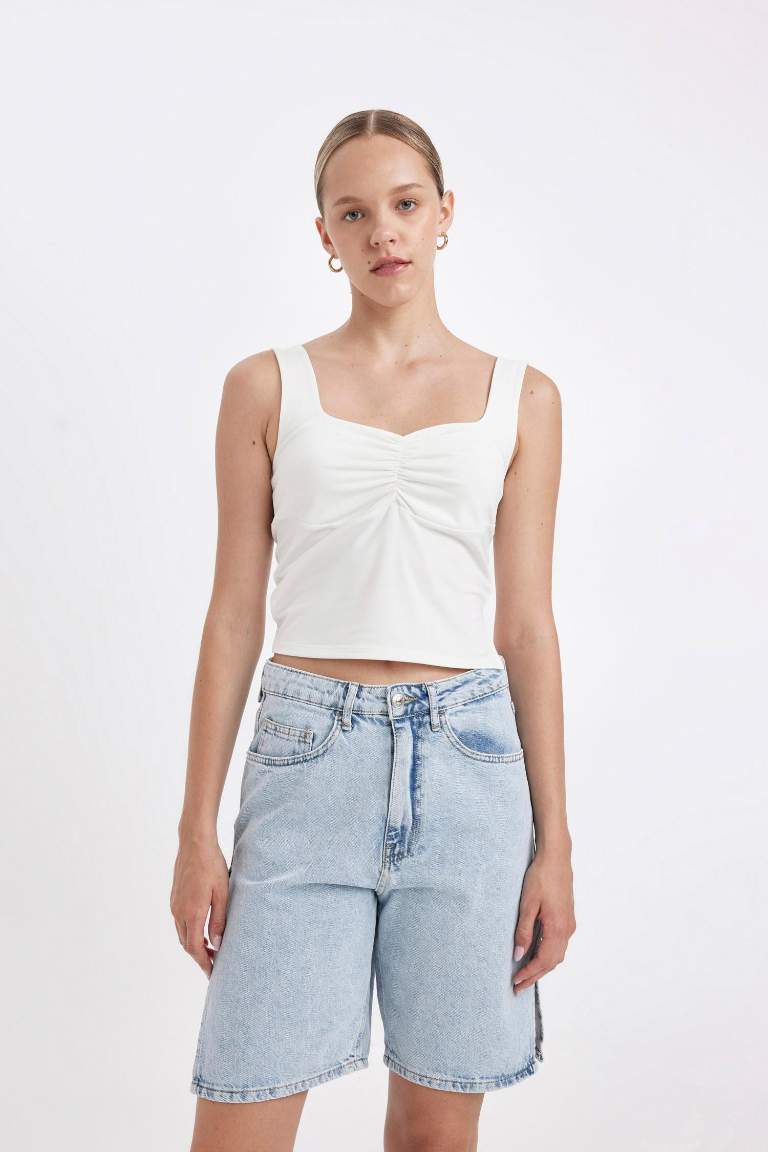 Fitted Heart Collar Crop Top