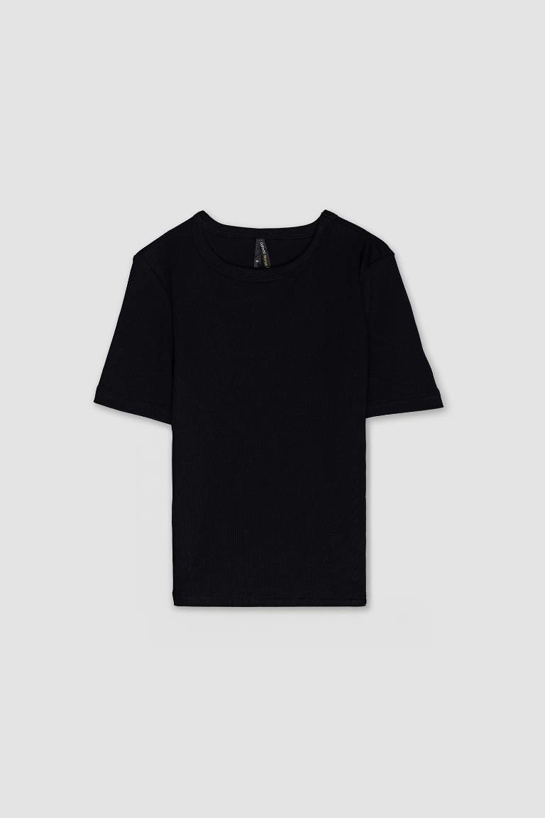 تيشيرت قصير سليم فيت برقبة دائرية وسادة ومضلع