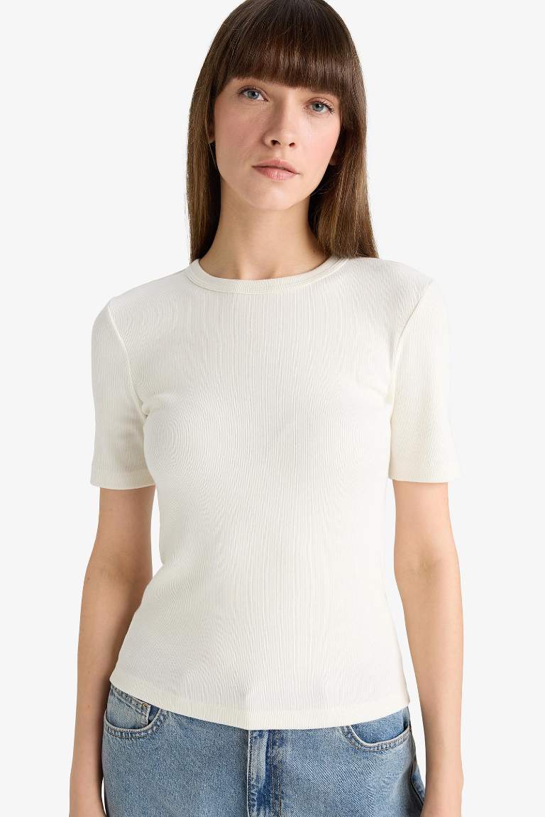 تيشيرت نص كم سليم فيت سادة بياقة مدورة مضلع