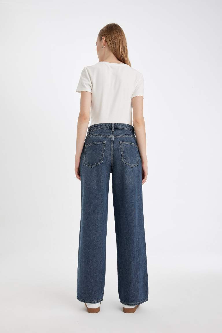 Jean large taille haute, long et délavé