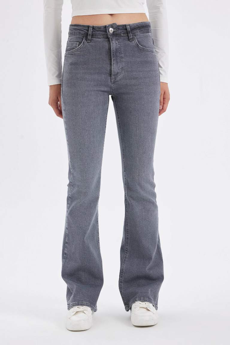 Mia Normal Waist Long Washed Jeans