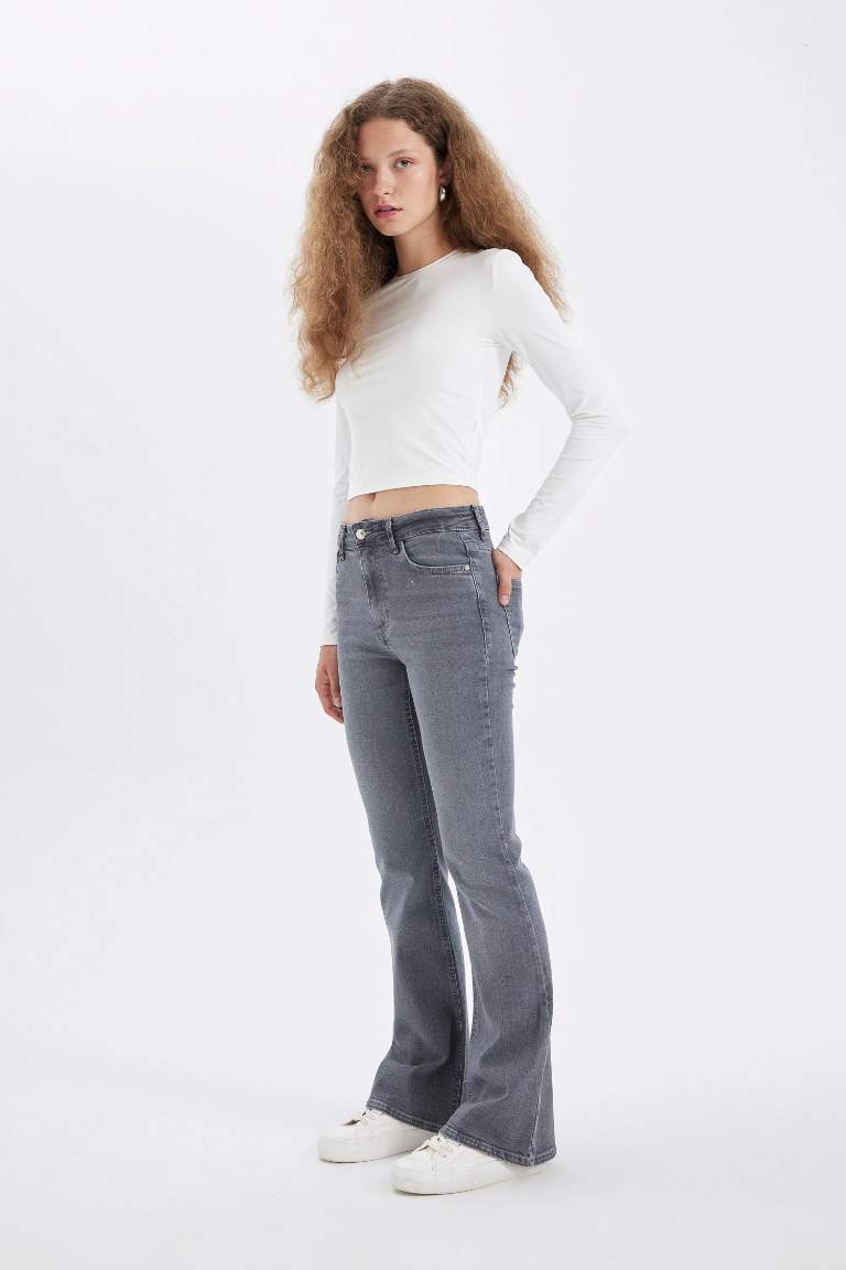 Mia Normal Waist Long Washed Jeans