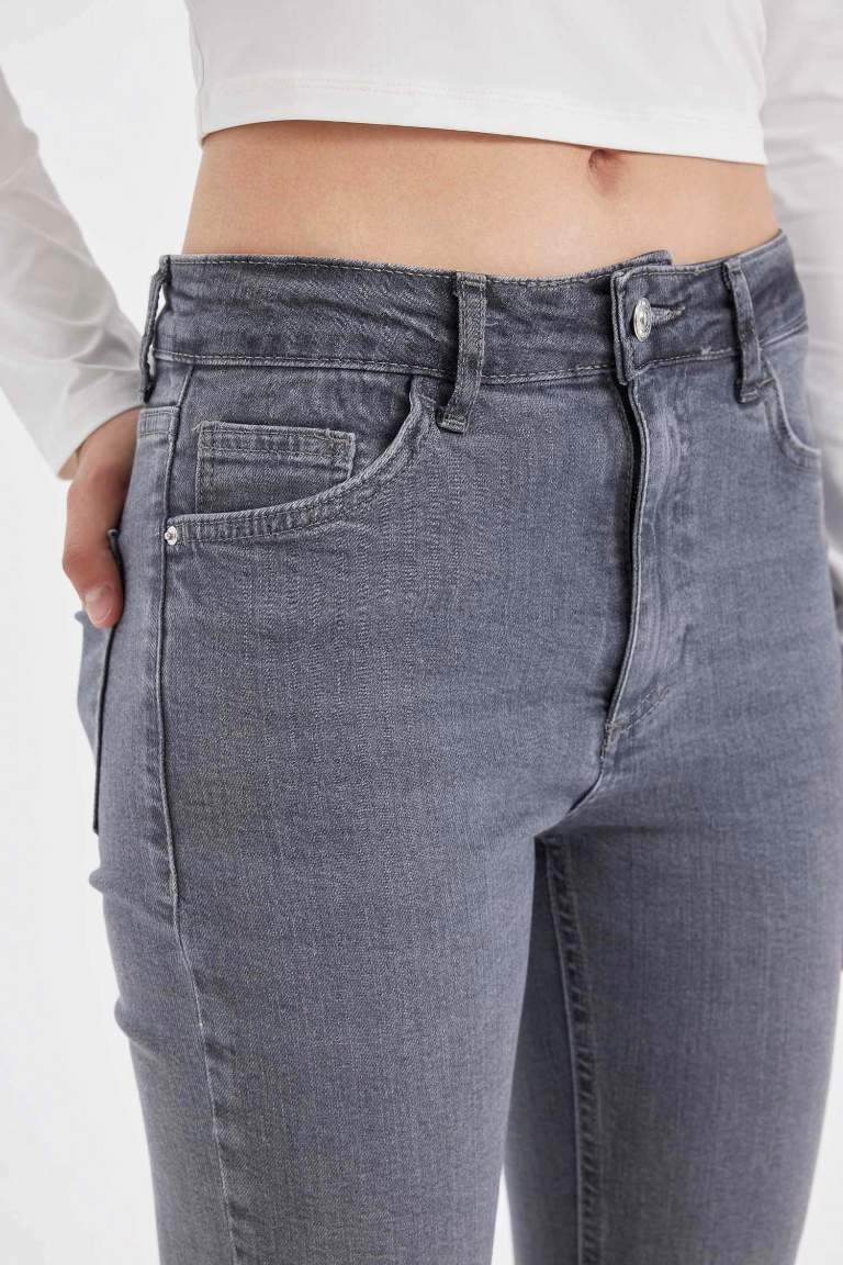 Mia Normal Waist Long Washed Jeans