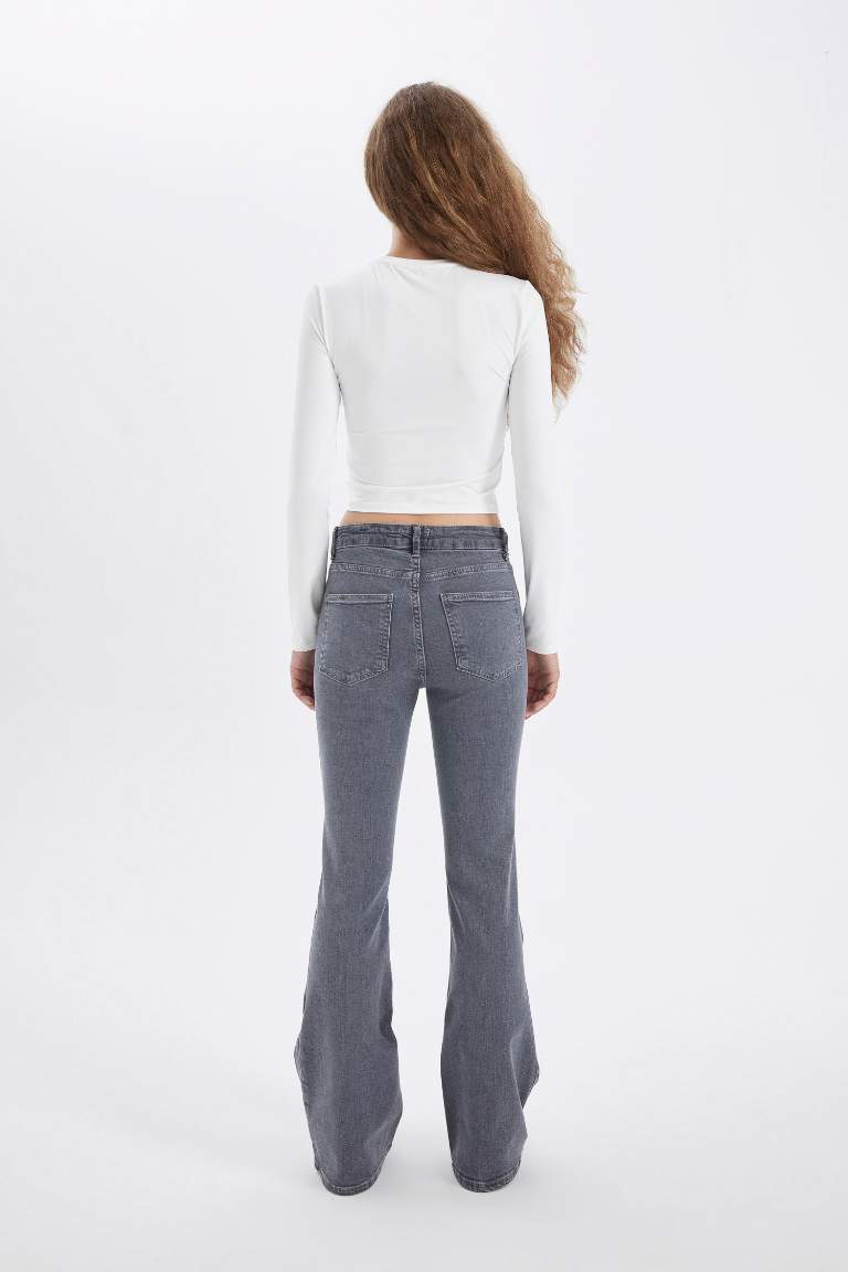 Mia Normal Waist Long Washed Jeans