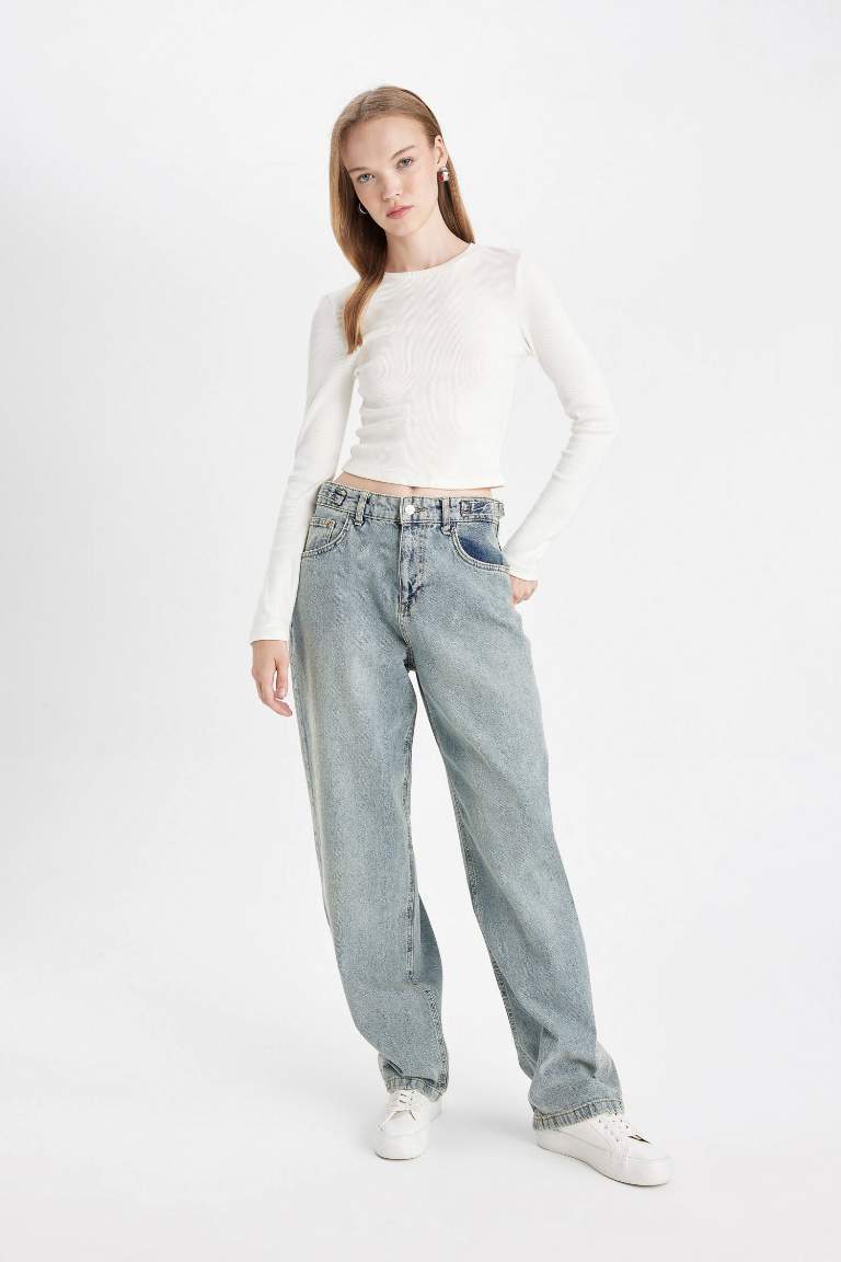 بنطلون جينز باجي فيت بخصر عالي