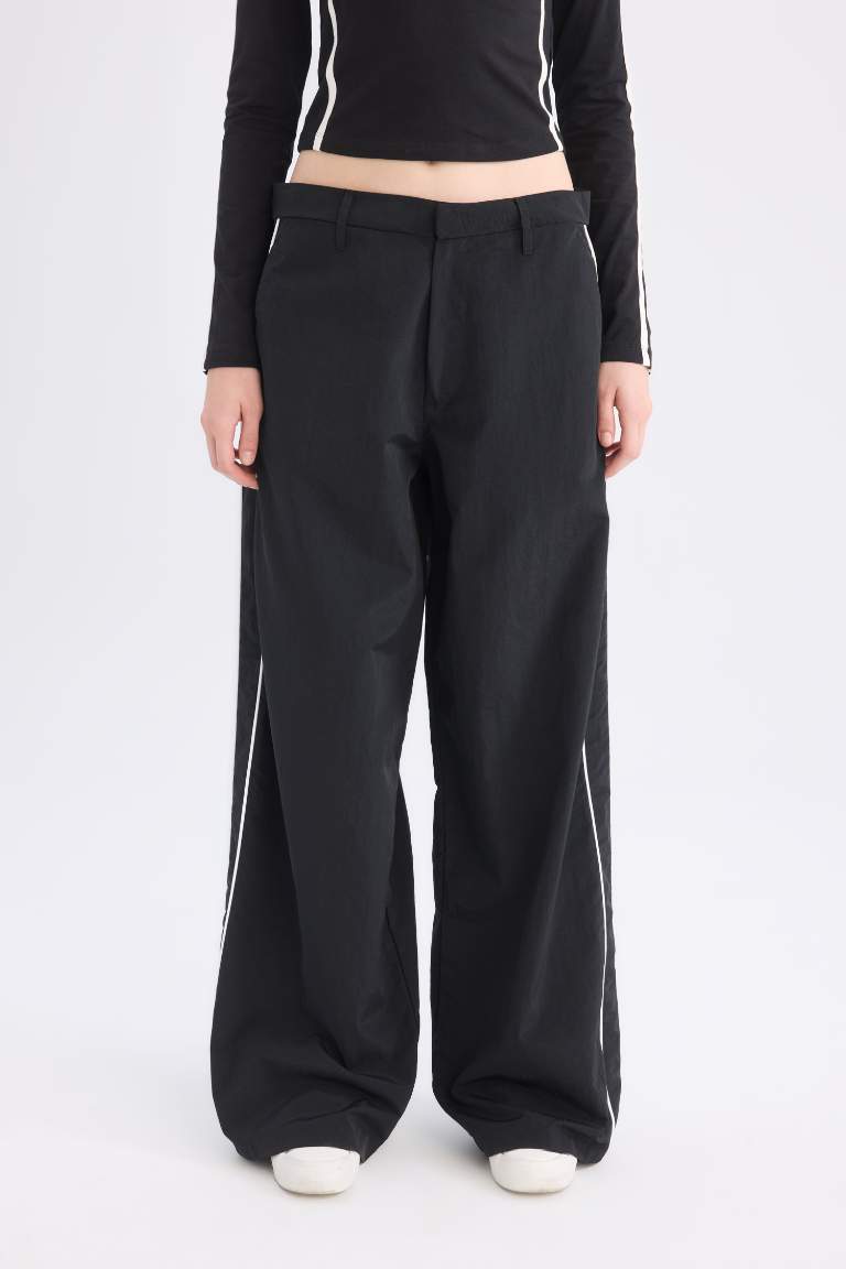 Wide Leg Pocketed Stripe Detailed Regular Waist Trousers