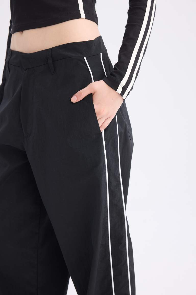 Wide Leg Pocketed Stripe Detailed Regular Waist Trousers