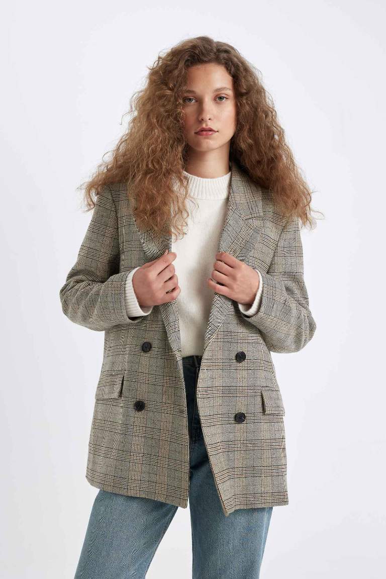 Oversize Geniş Kalıp Kruvaze Yaka Düğmeli Ekoseli Blazer Ceket