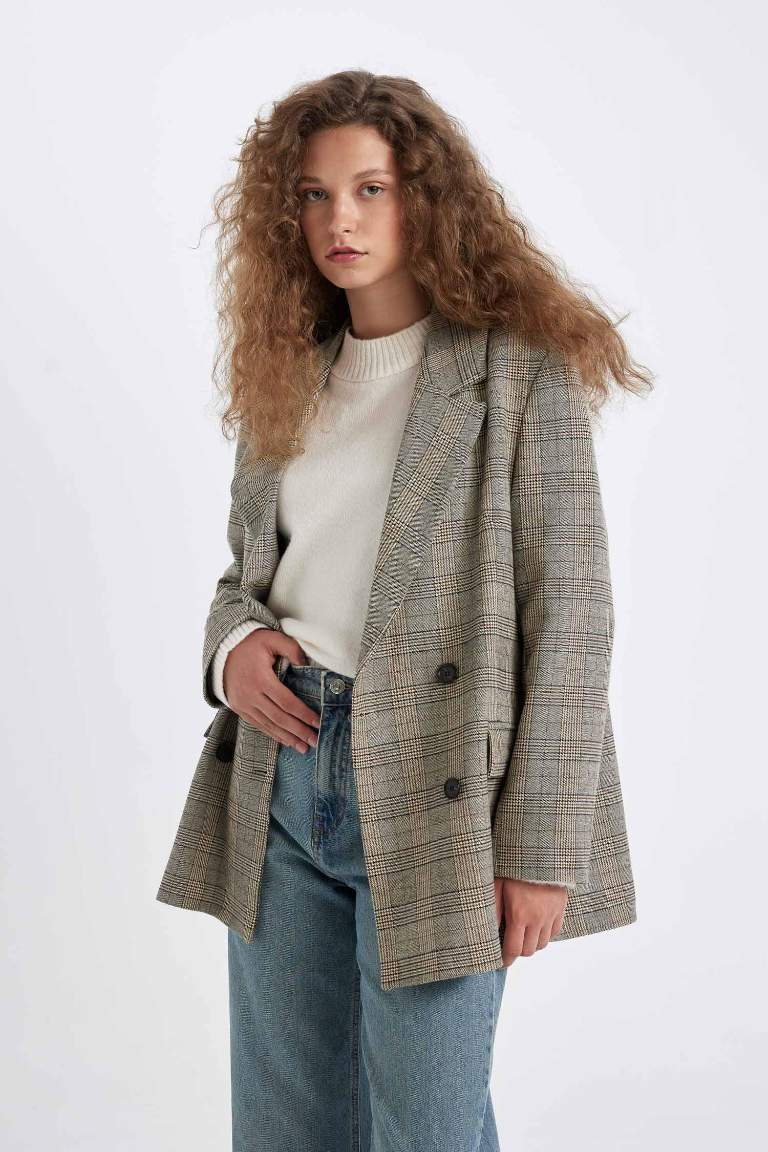 Oversize Geniş Kalıp Kruvaze Yaka Düğmeli Ekoseli Blazer Ceket