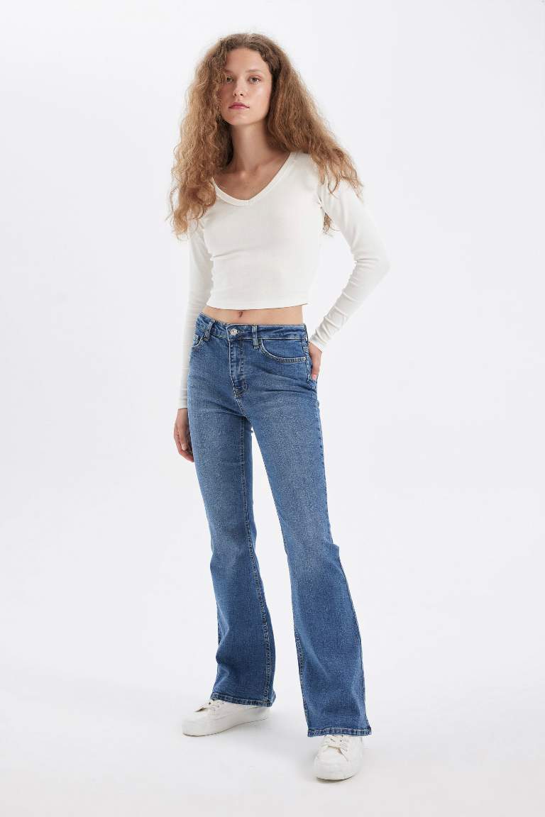 Mia Normal Waist Long Washed Jeans