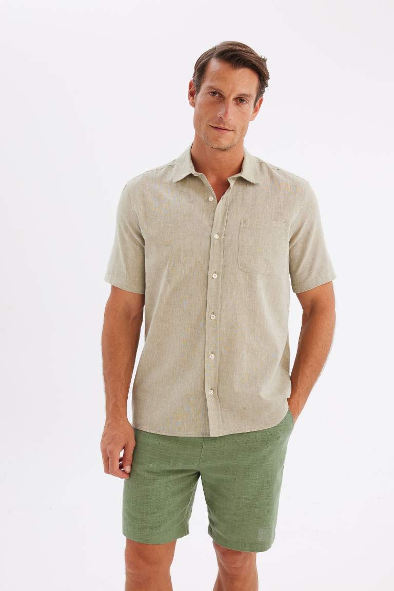 Chemise à manches courtes et coupe régulière