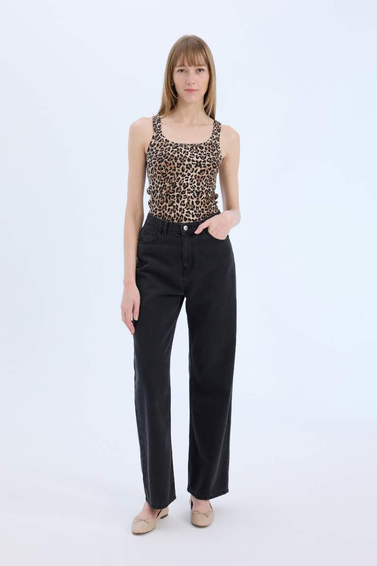 Slim Fit Leopard Camisole Round Collar Tank Top