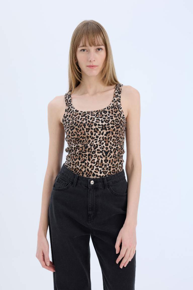 Slim Fit Leopard Camisole Round Collar Tank Top