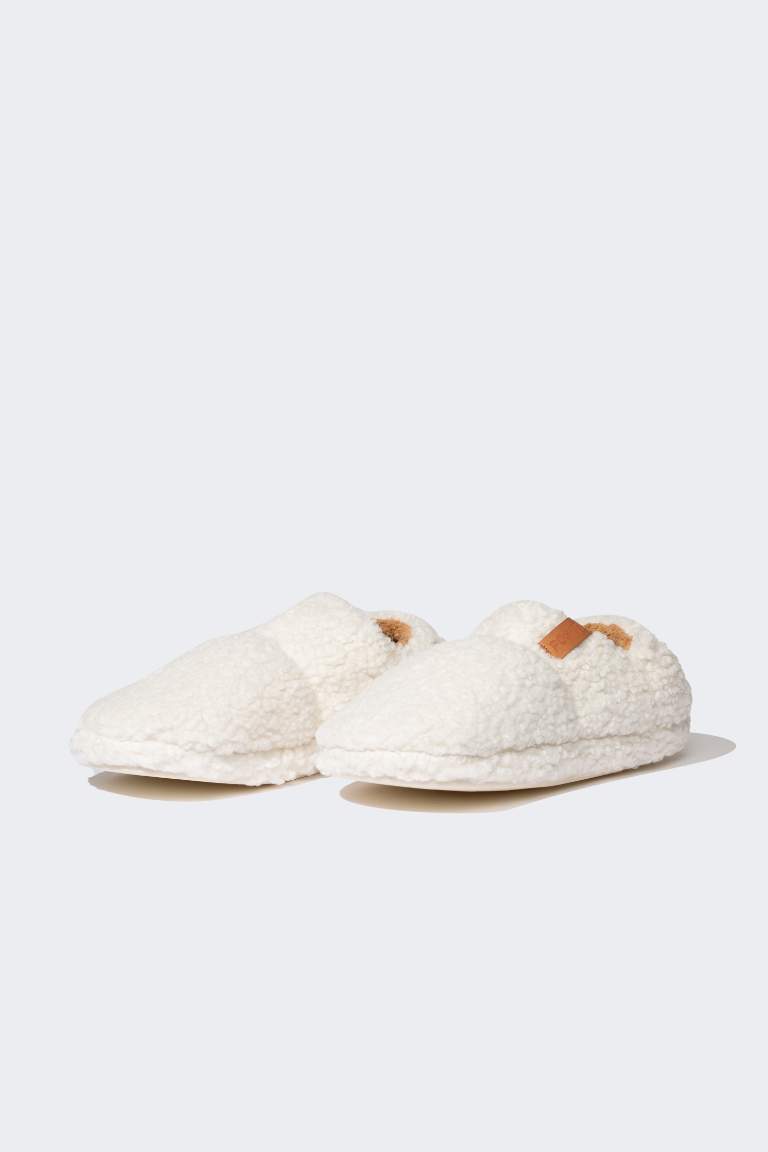 Woman Plush Home Slippers