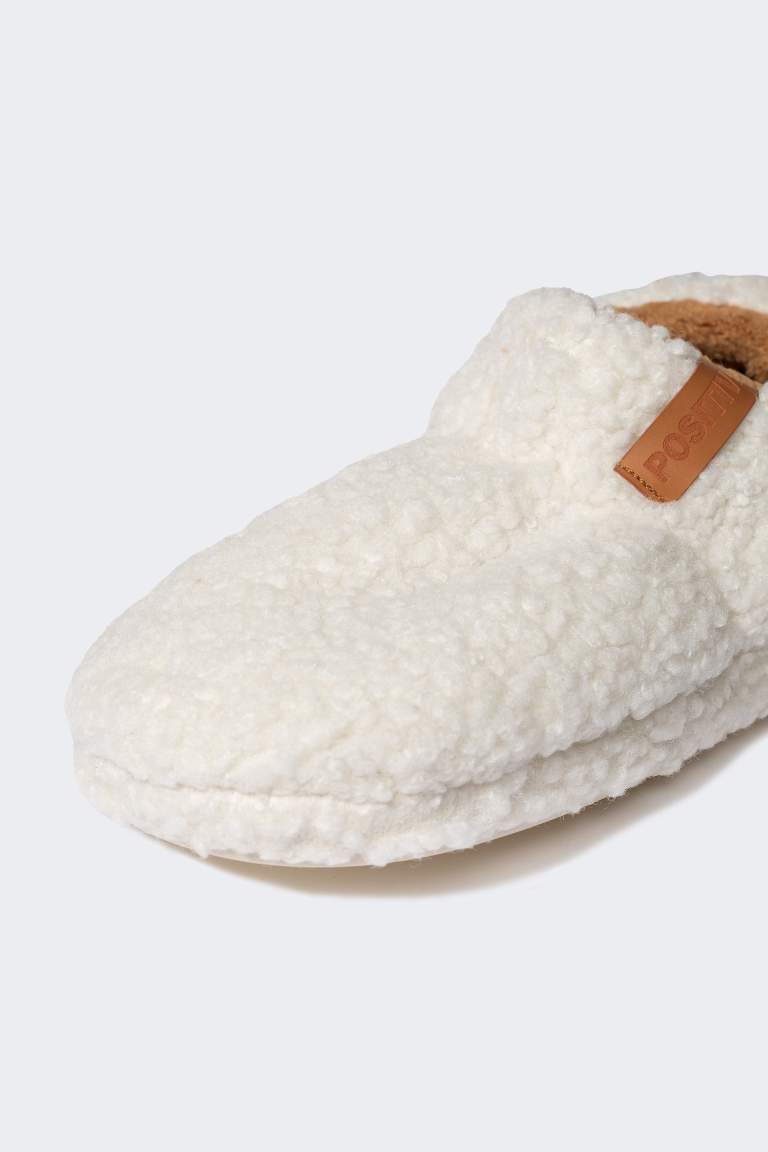 Woman Plush Home Slippers