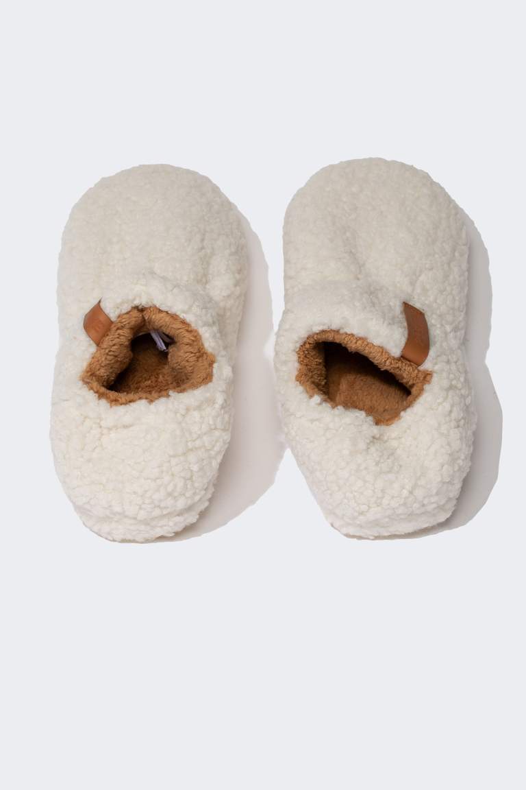 Woman Plush Home Slippers